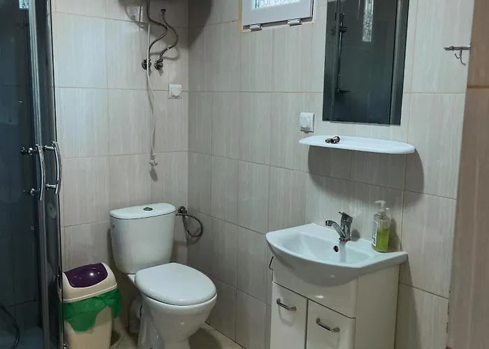 Lesny Zakatek - Nad Samym Jeziorem